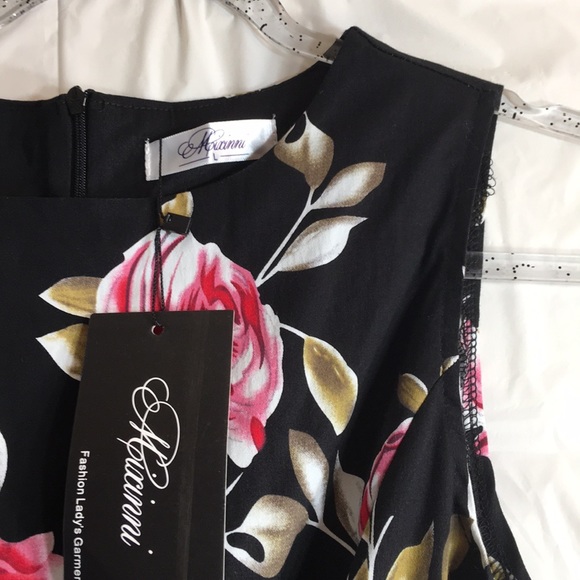 Mixinni Dress - Picture 3 of 6